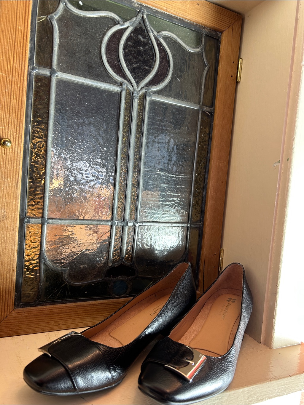Naturalizer Black Leather Pumps With Buckle Detail